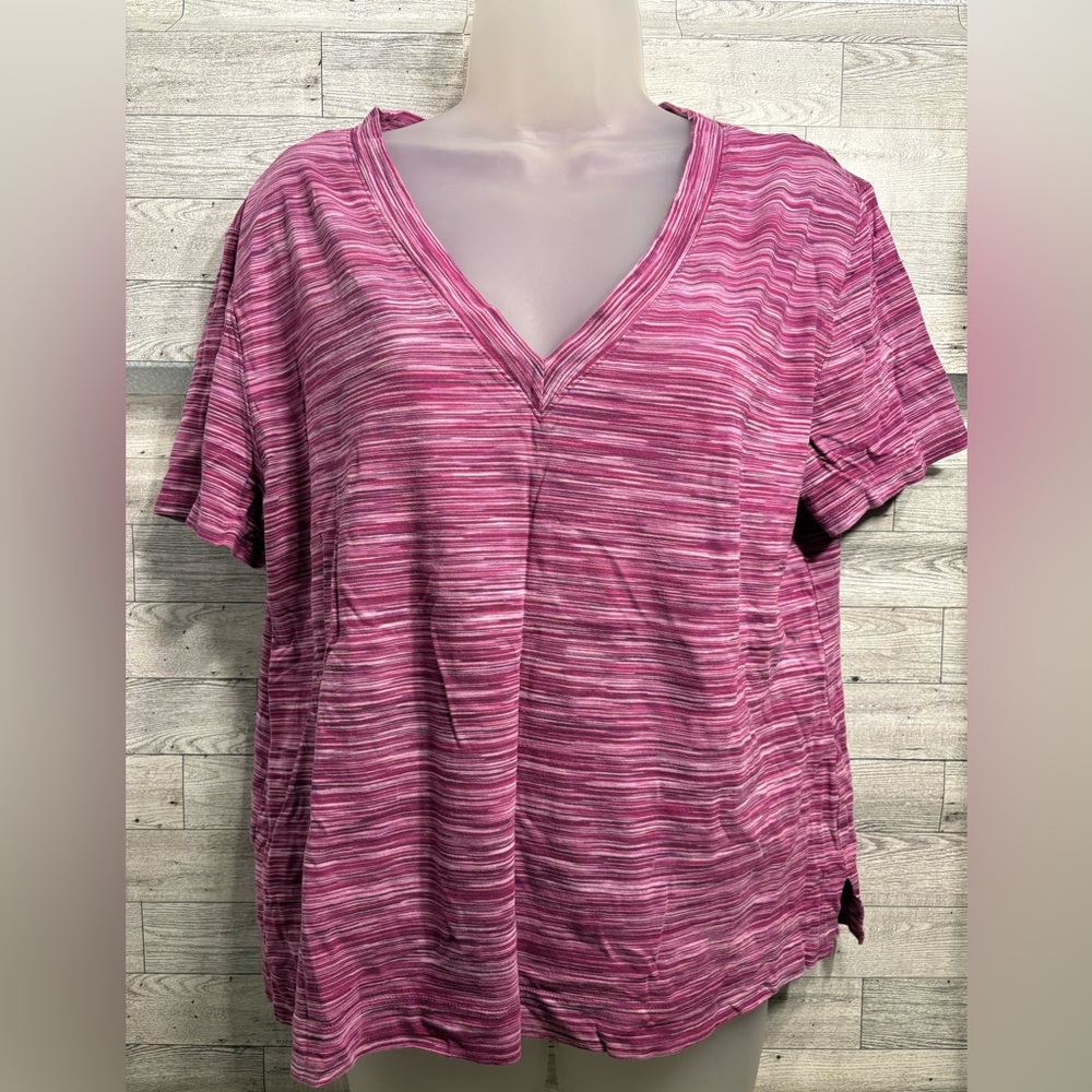 Lou & Grey Pink Heathered V-Neck Tee